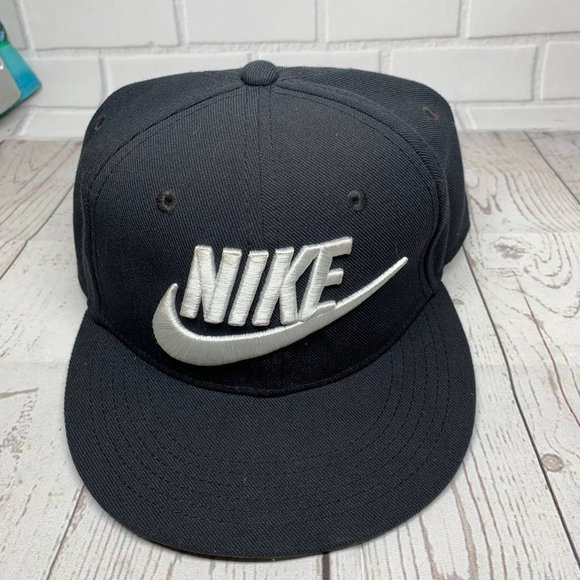 Nike Youth/kid Swoosh Sportswear Classic‎ Hat Snapback Cap Black - Picture 1 of 7